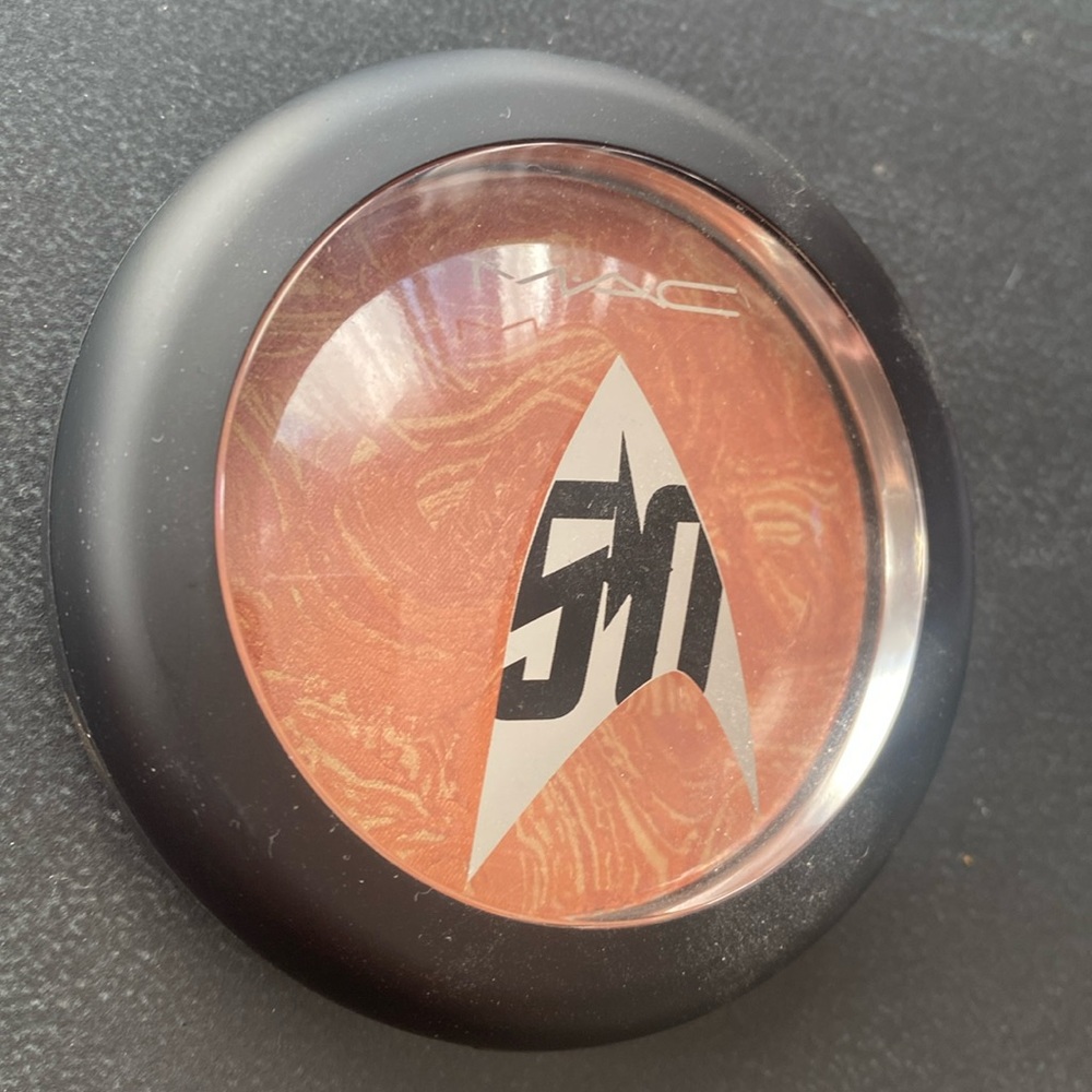 MAC Cosmetics powder